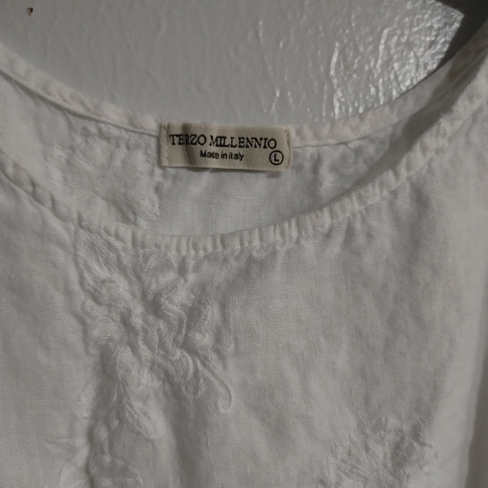 Linen Embroidered Blouse - Picture 3 of 5